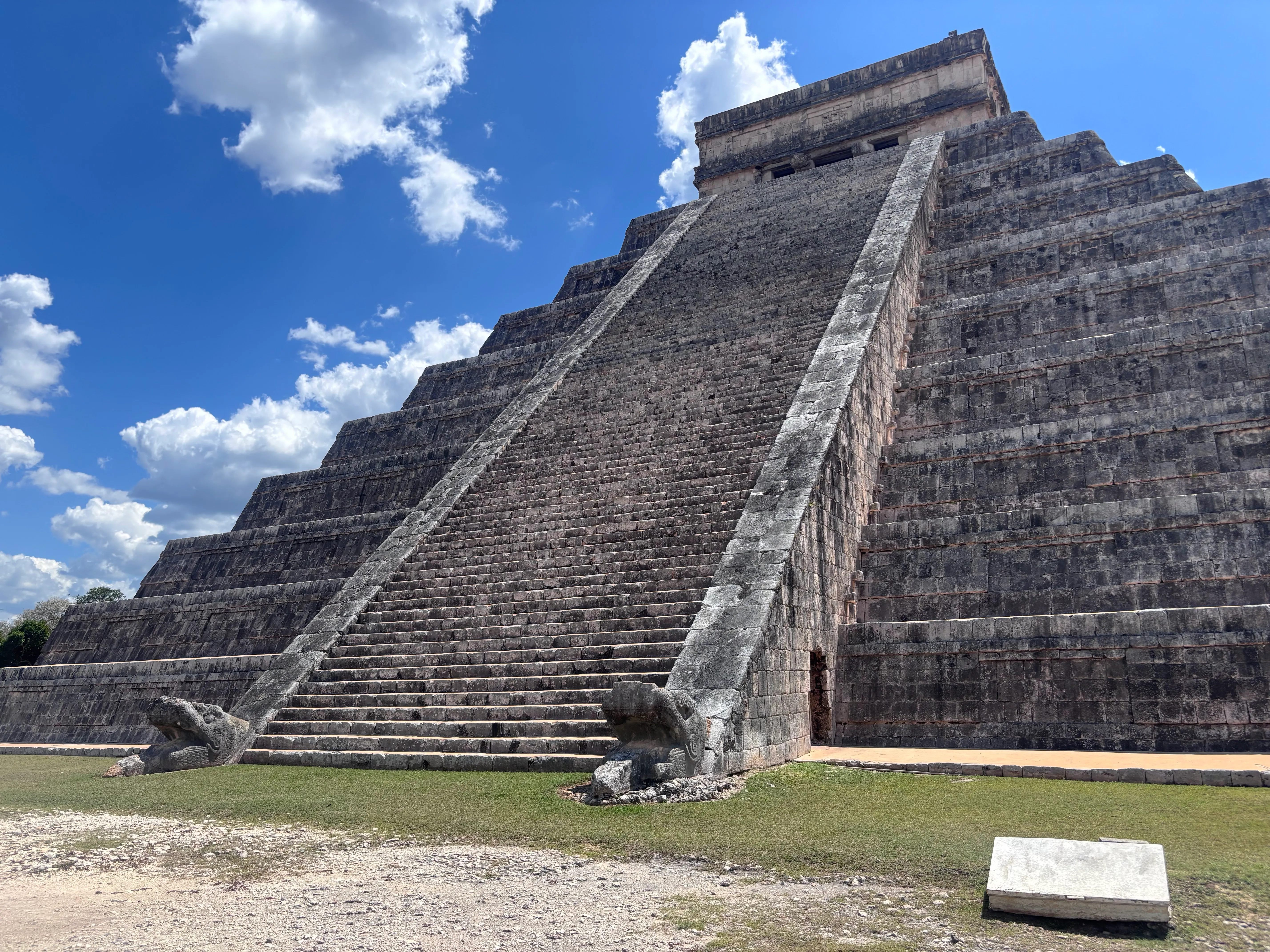 El Castillo pyramid at Chichén Itzá