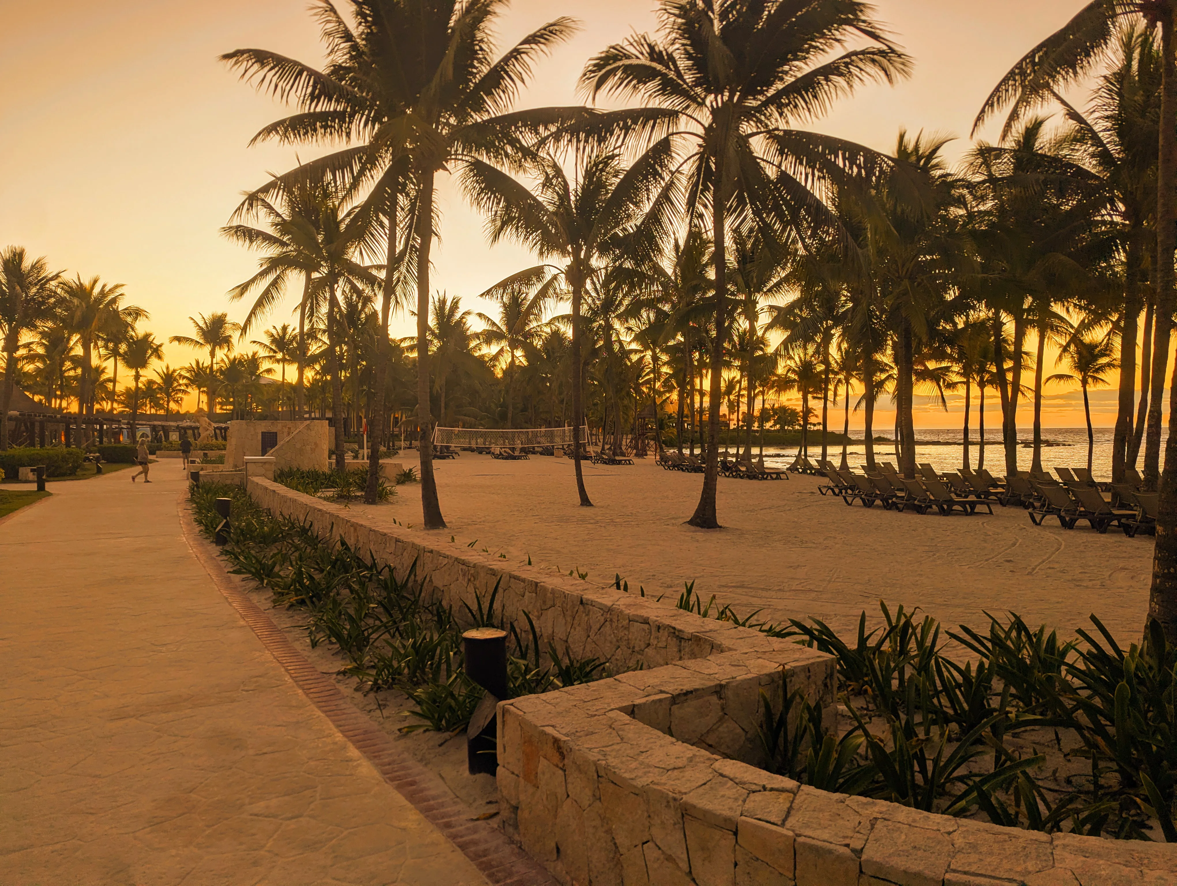 Cancún resort beach at sunrise